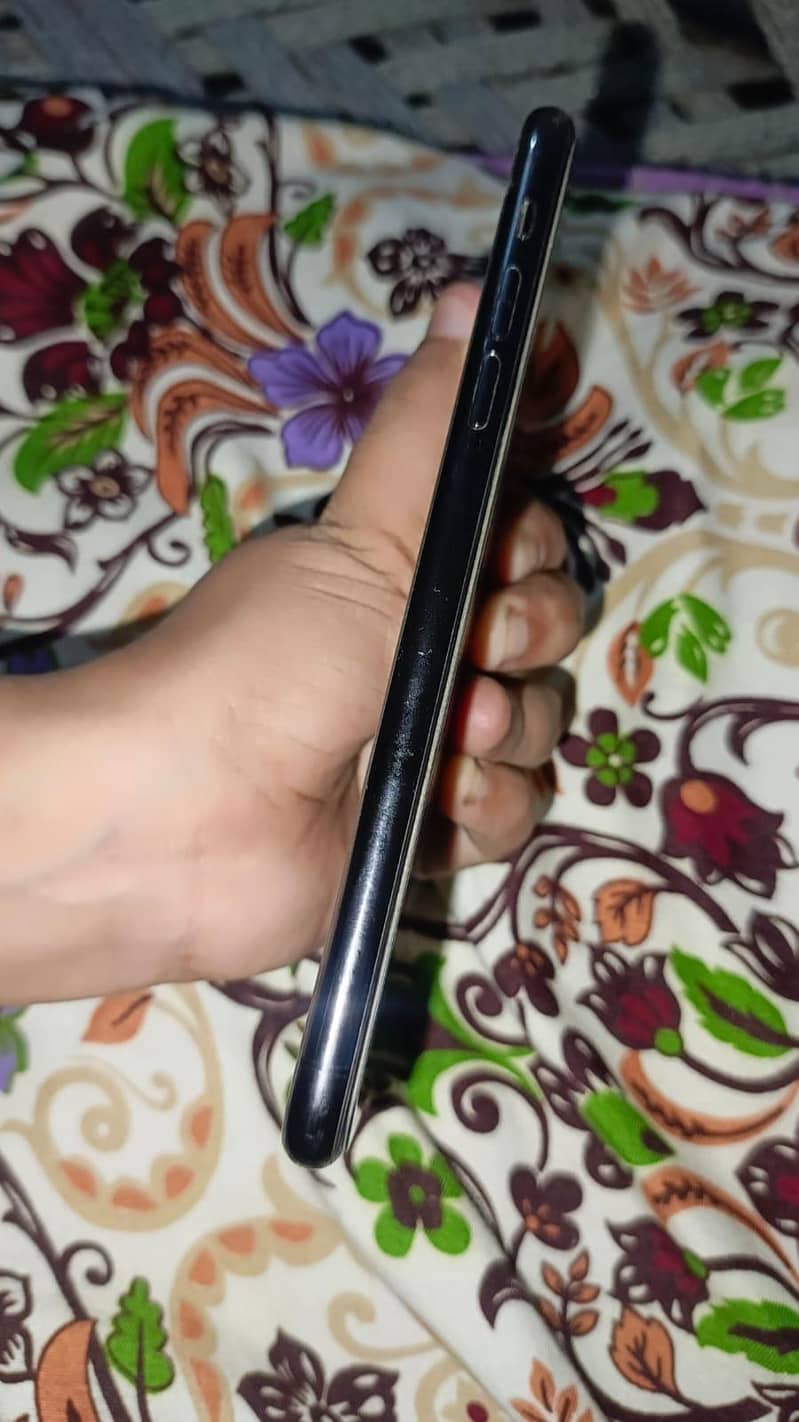 Apple iPhone 11 Pro Max 3