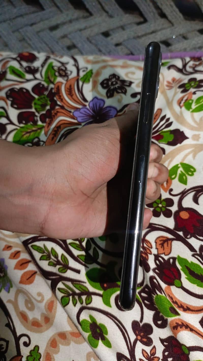 Apple iPhone 11 Pro Max 5