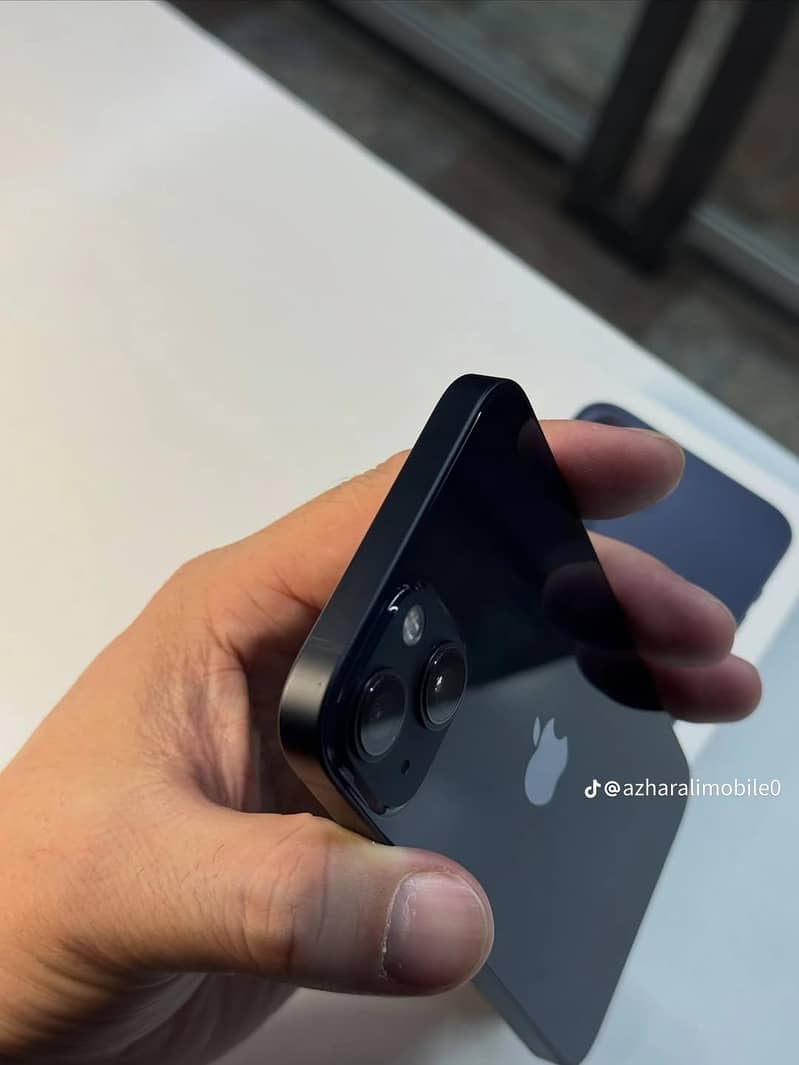 Apple iPhone 13 1