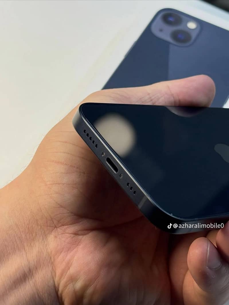 Apple iPhone 13 2