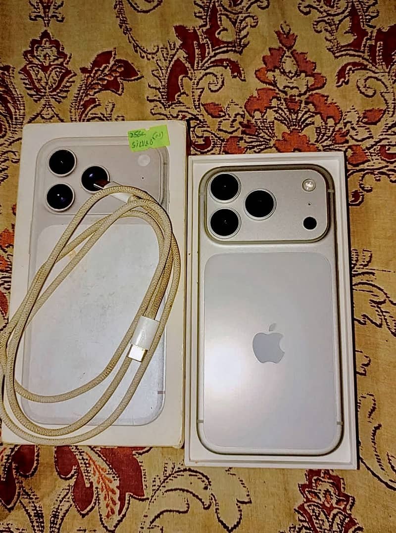 Apple iPhone 17 Pro 0