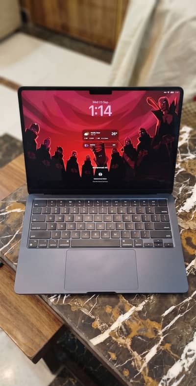 MacBook Air M3 13-inch – 8GB RAM / 256GB SSD – Excellent Condition