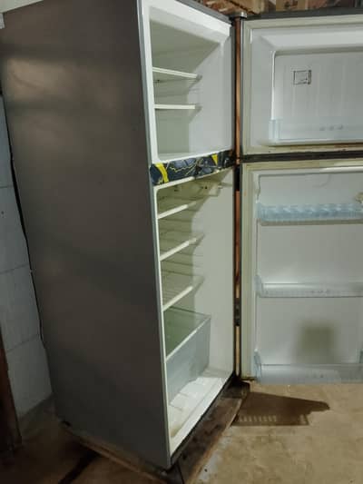 refrigerator for sale urgently.