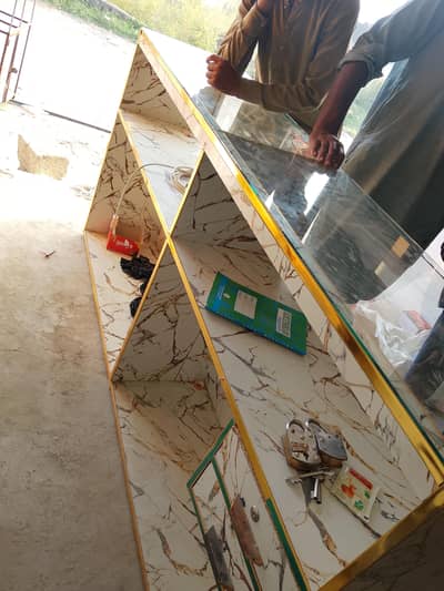 Shop Racks With Counter achi Condition hai