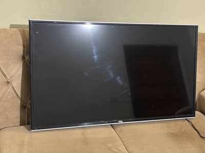 TCL lED