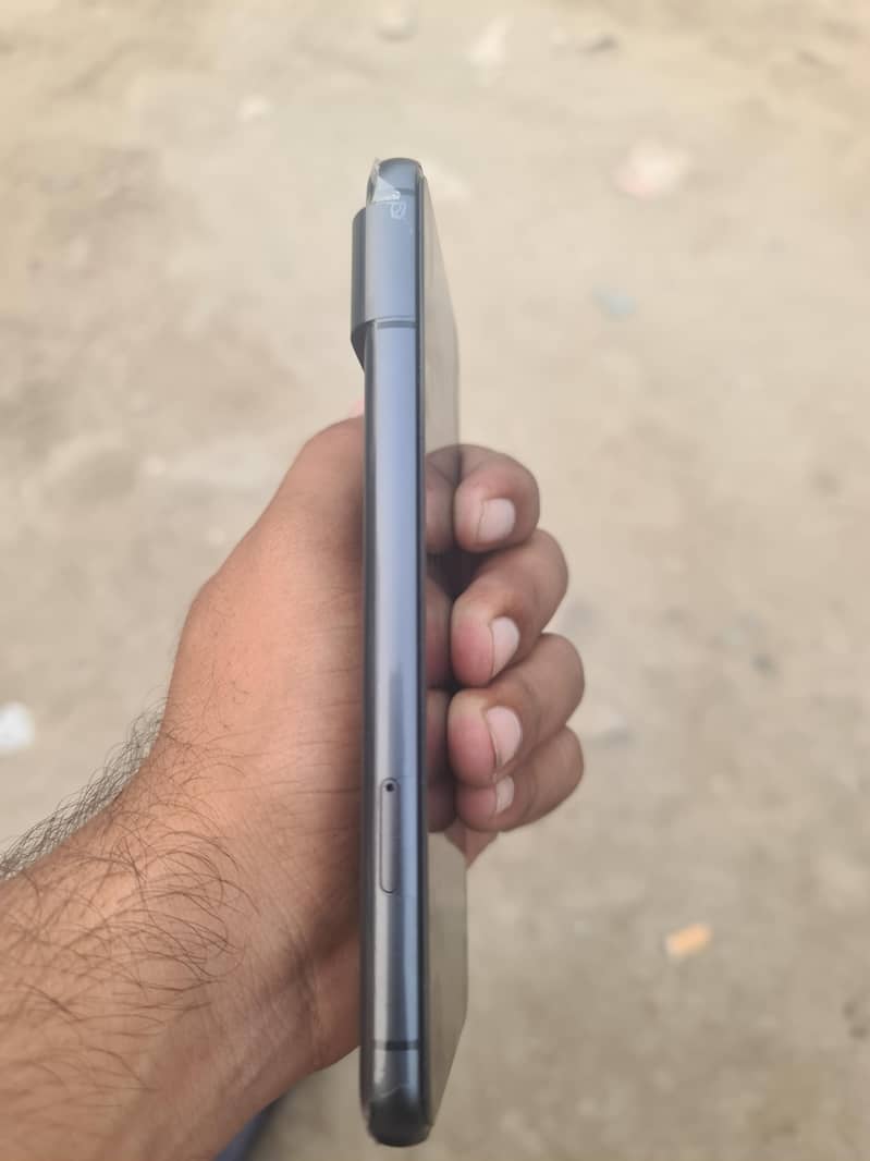 Google Pixel 8 4