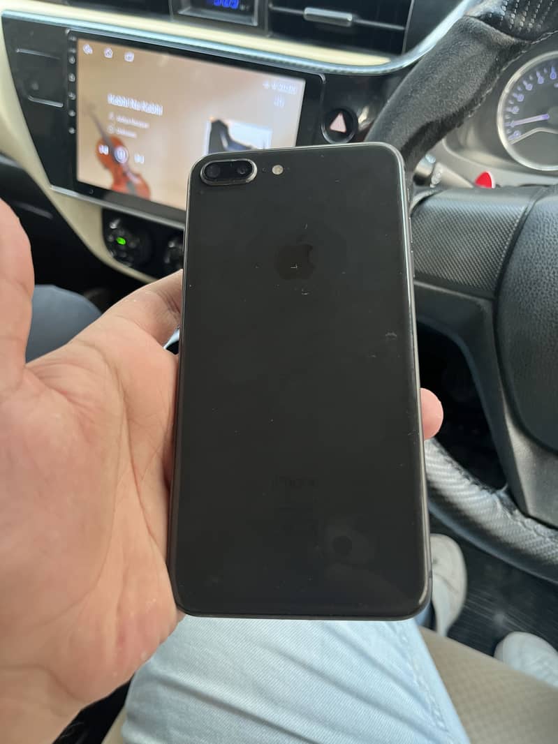 Apple iPhone 8 Plus 1