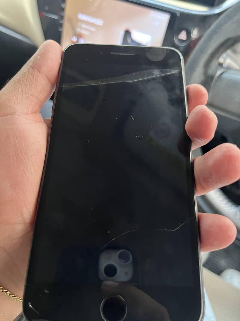 Apple iPhone 8 Plus 4