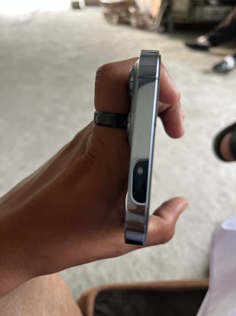 Apple iPhone 13 Pro Max 5