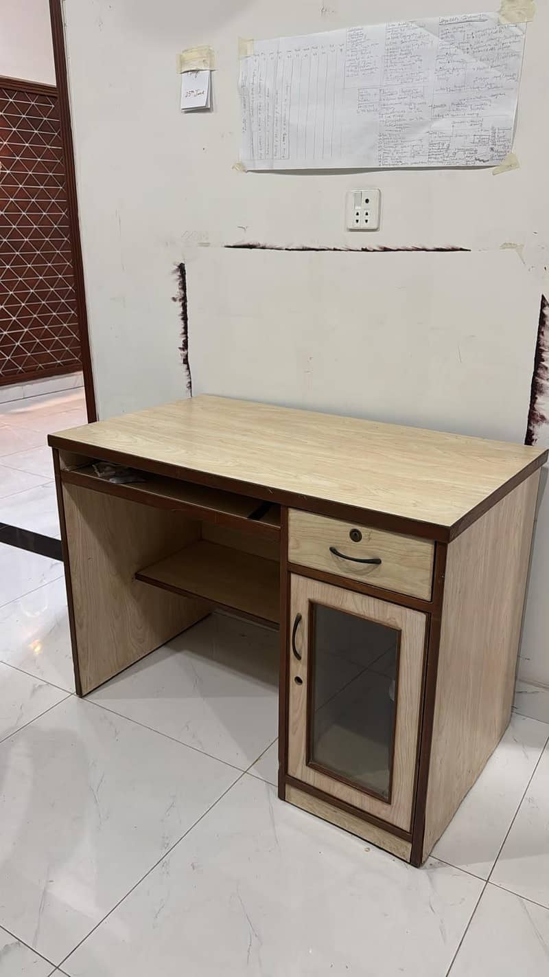 Study table / desk 2