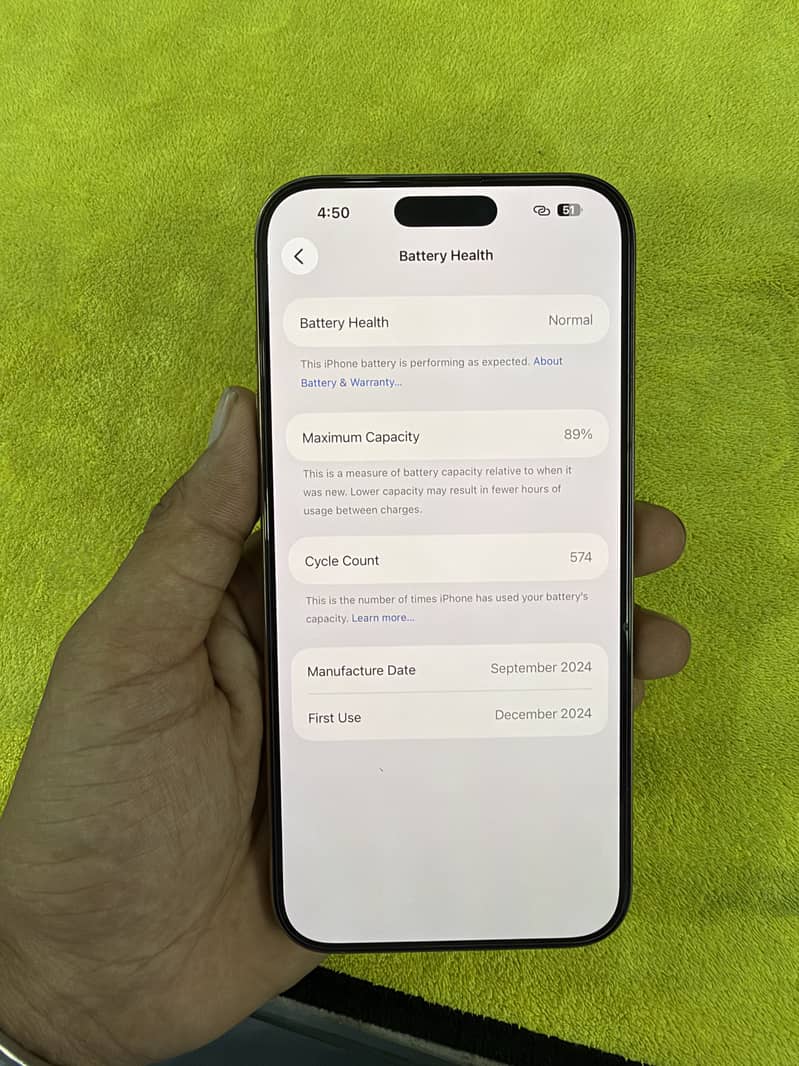 Apple iPhone 16 Pro Max 4
