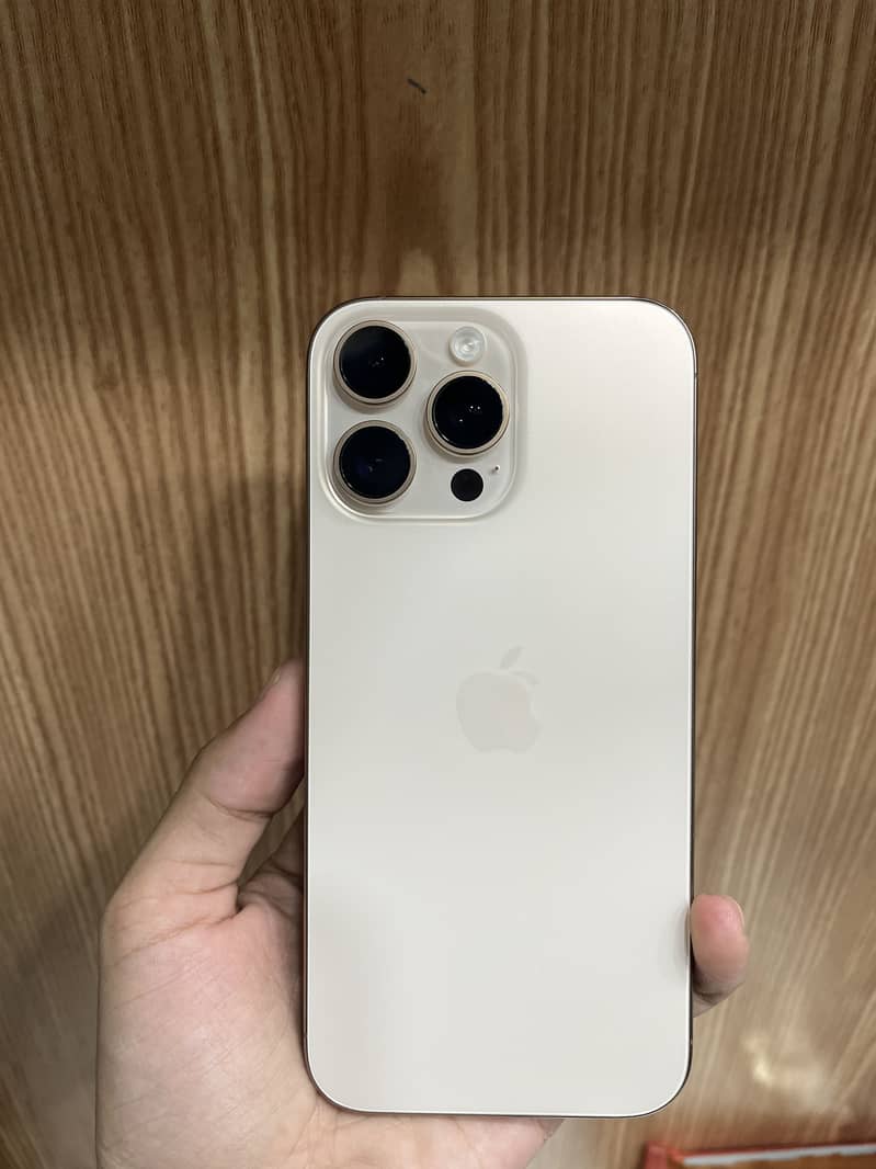 Apple iPhone 16 Pro Max 0