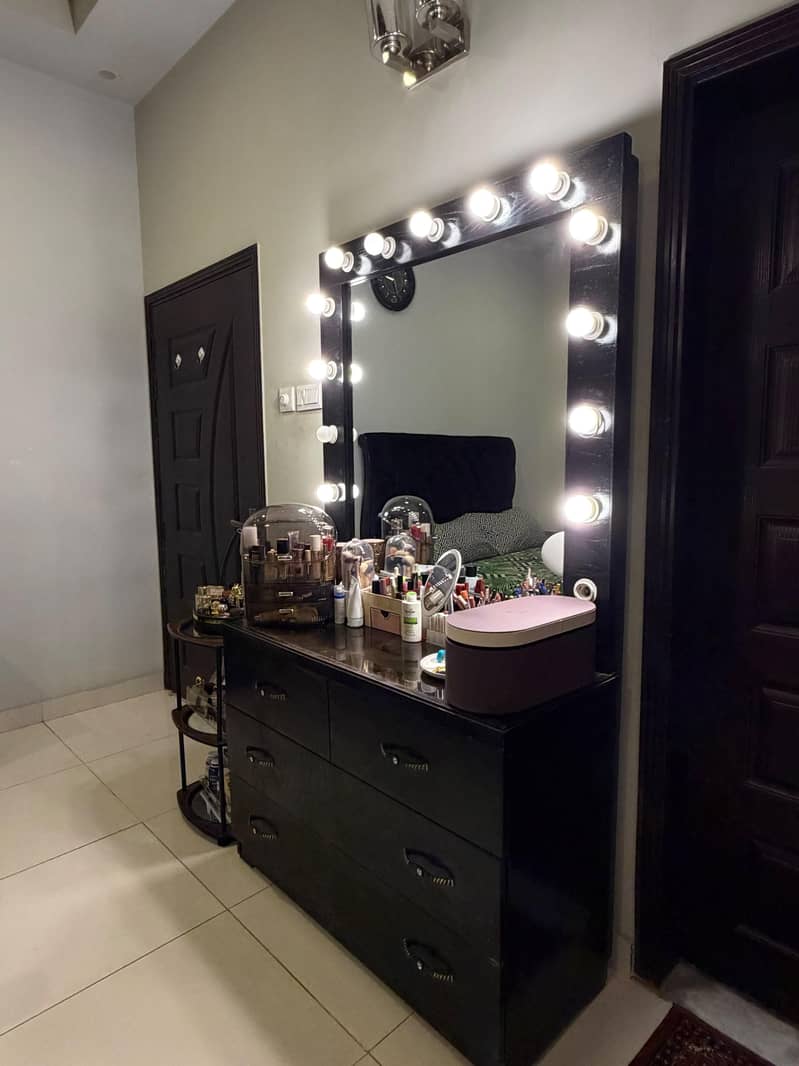 Complete Bedroom Set (Bed + 2 Side Tables + Dressing Table) 2