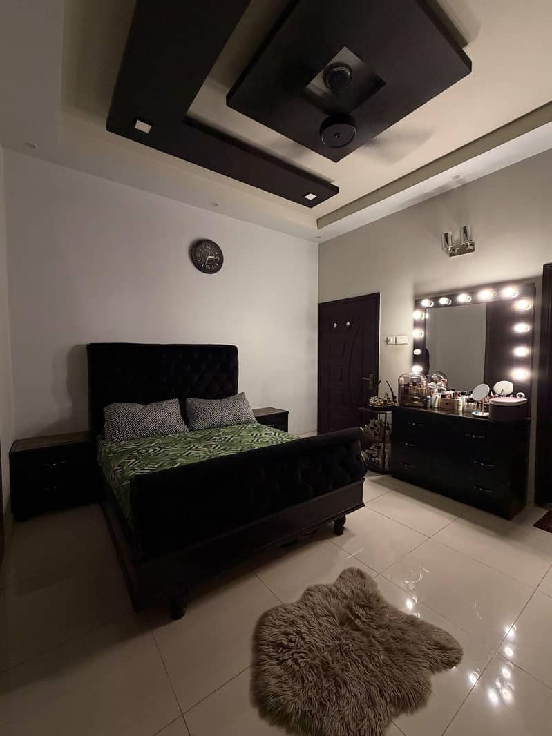 Complete Bedroom Set (Bed + 2 Side Tables + Dressing Table) 3