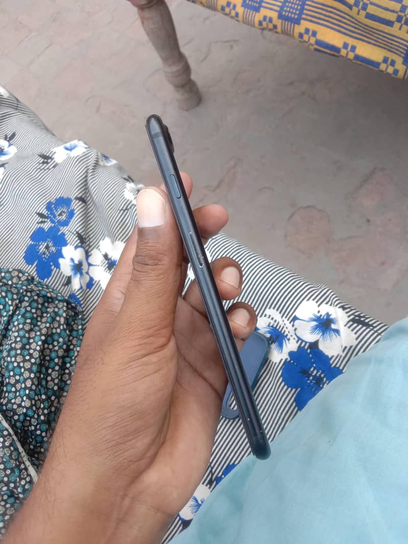 Apple iPhone 7 Plus 2