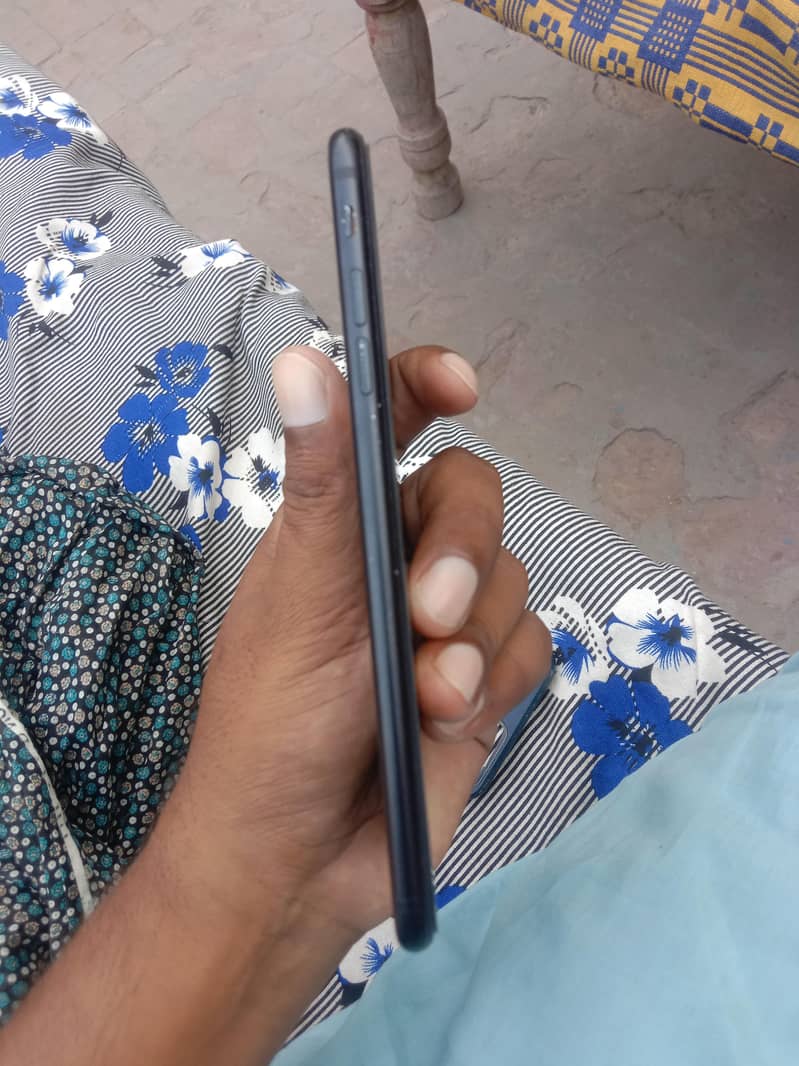 Apple iPhone 7 Plus 3