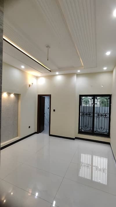 New Beautiful Porsion For Rent