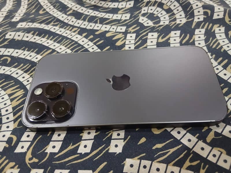 Apple iPhone 14 Pro Max 1