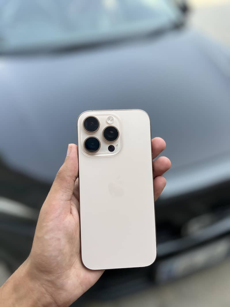Apple iPhone 16 Pro 0