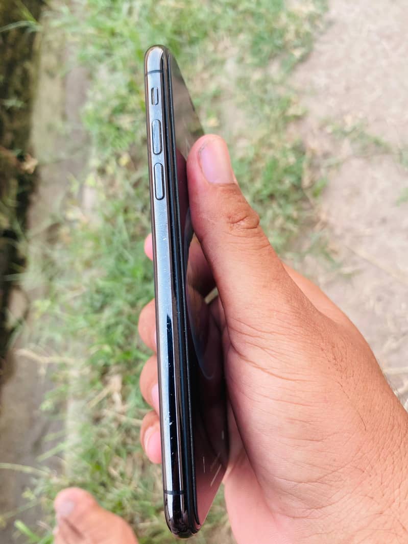 Apple iPhone X 2