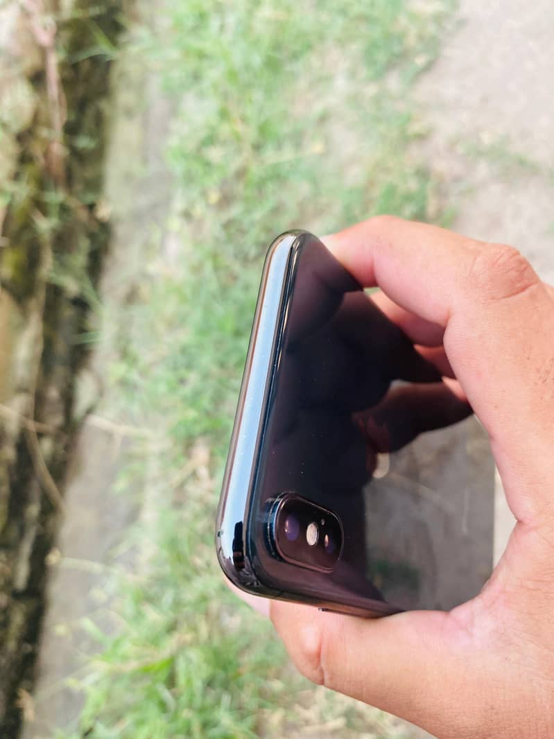 Apple iPhone X 3