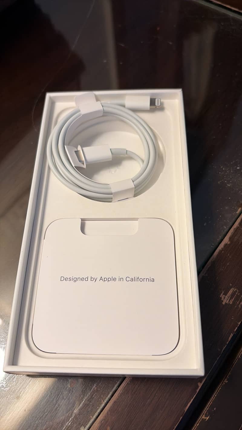Apple iPhone 13 2