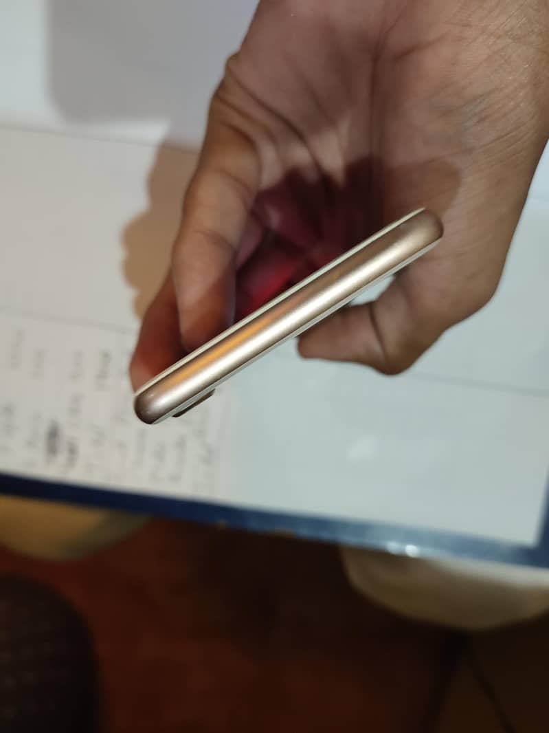 Apple iPhone 8 5