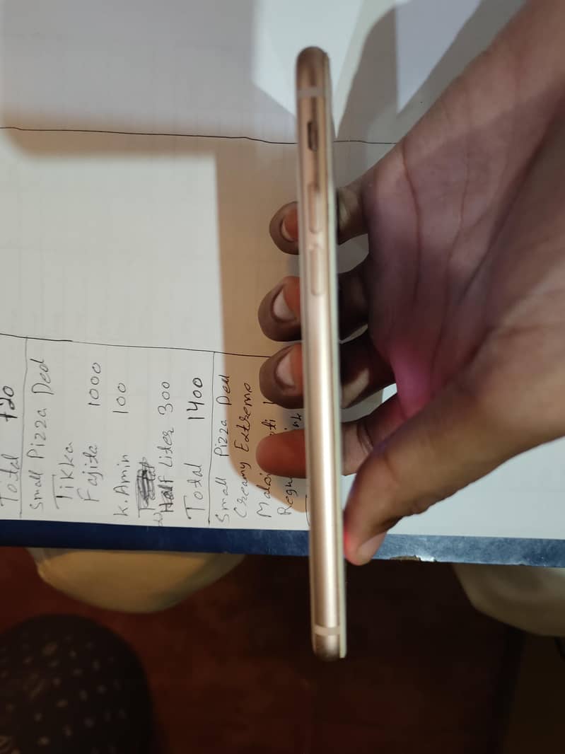Apple iPhone 8 6