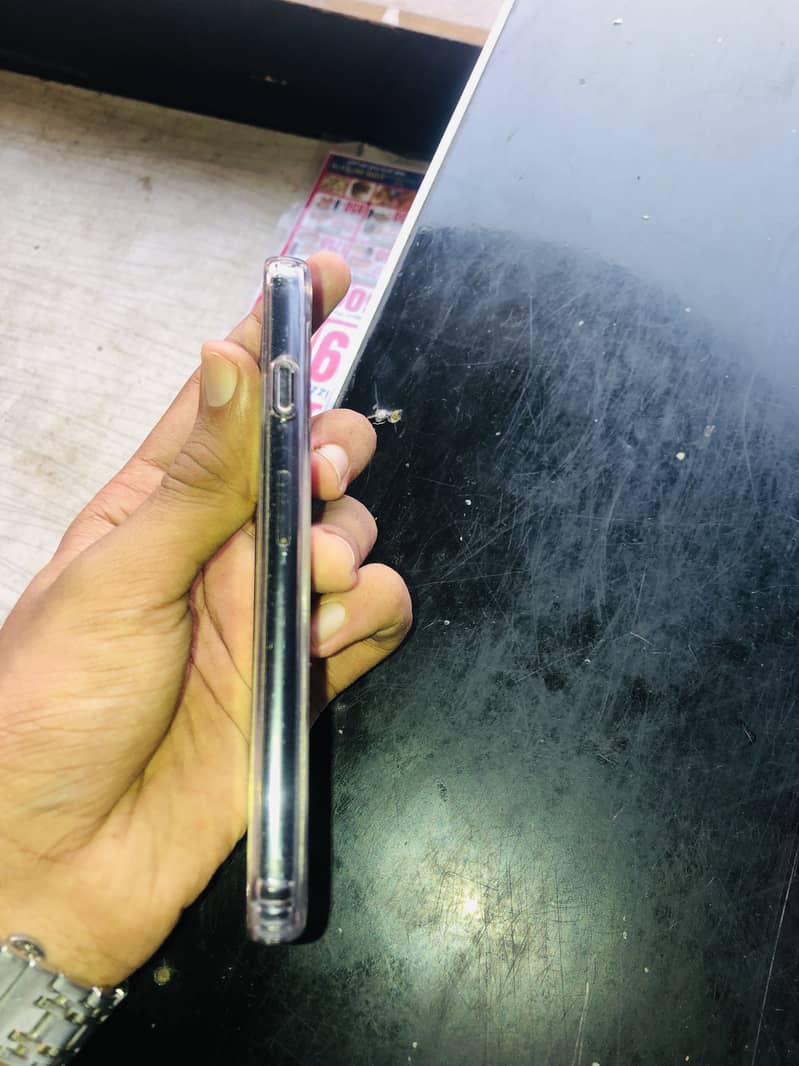 Apple iPhone 7 2