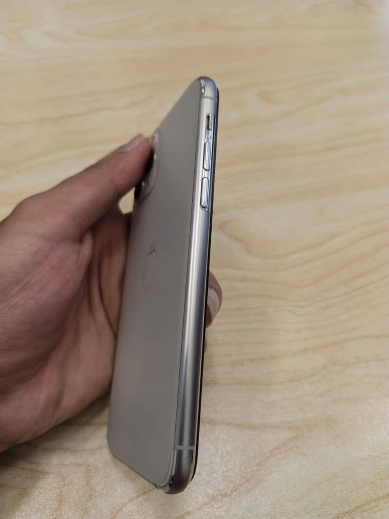 Apple iPhone 11 Pro 1
