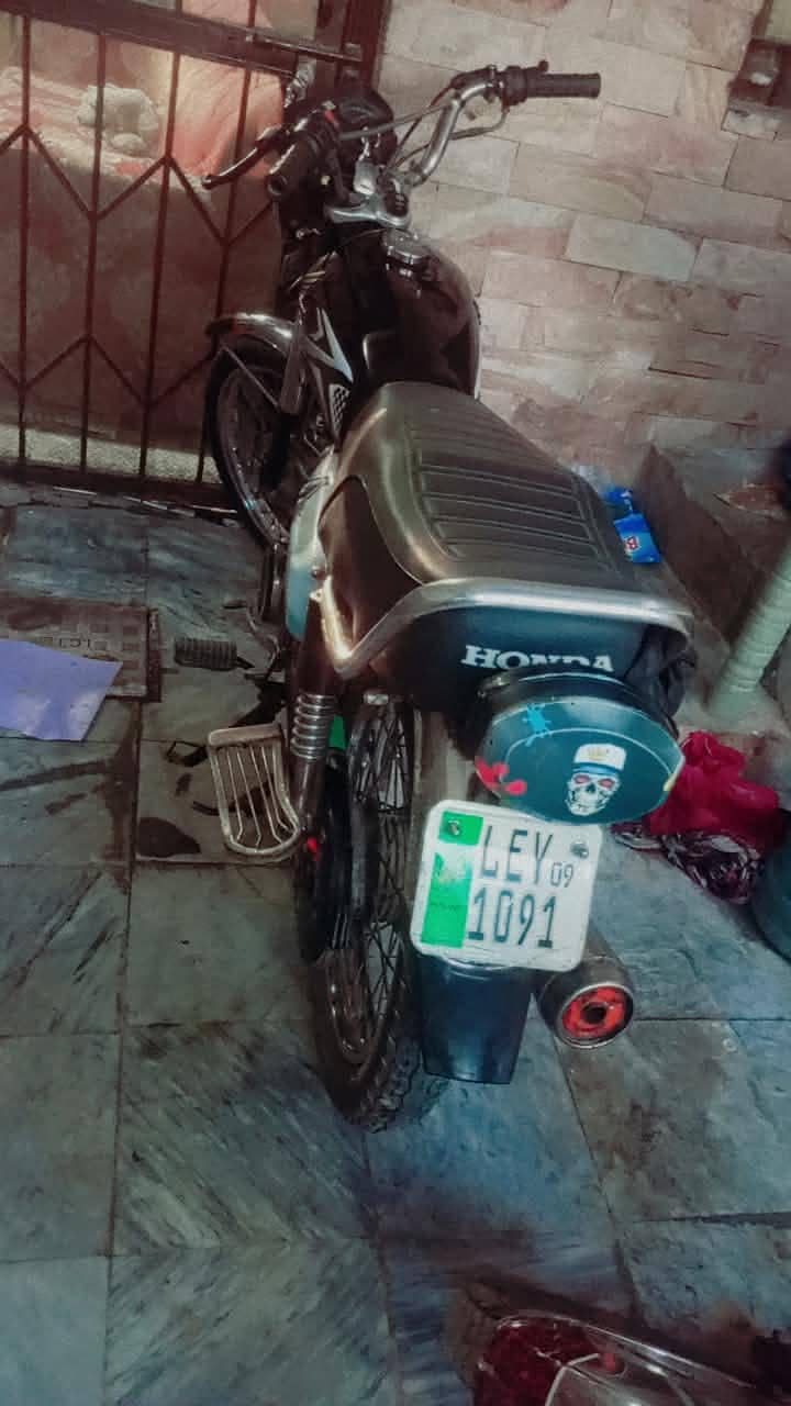 condition new 4