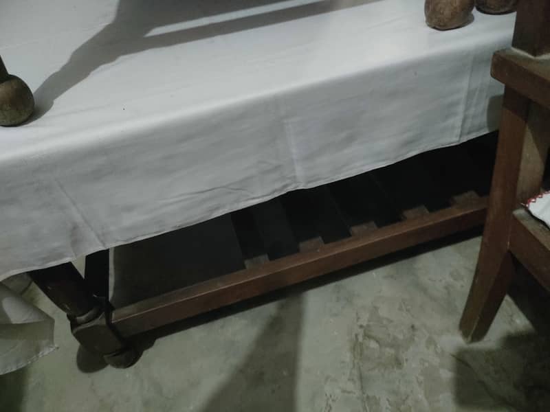 CHAIR TABLE 1