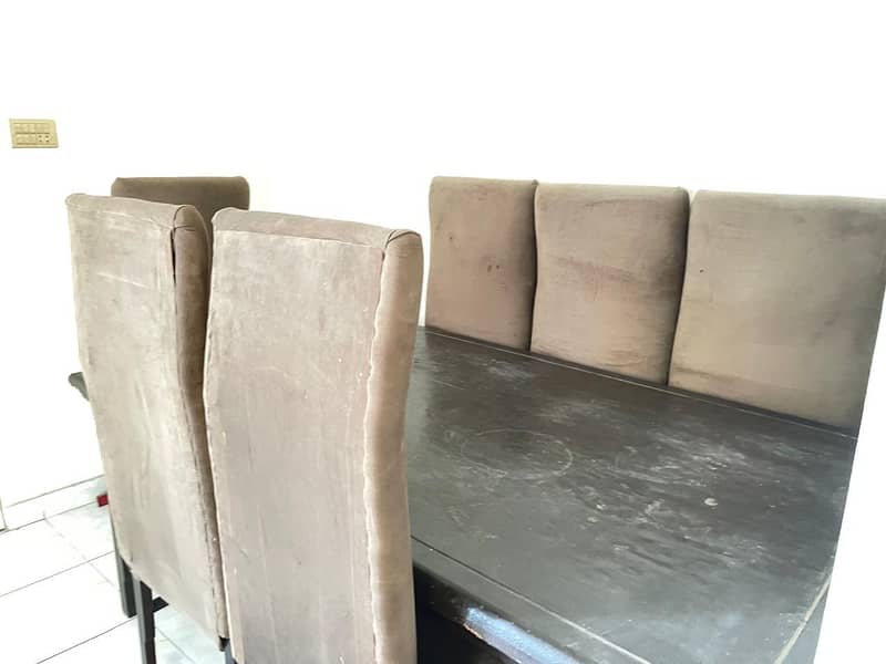 Dining Table with chairs 0