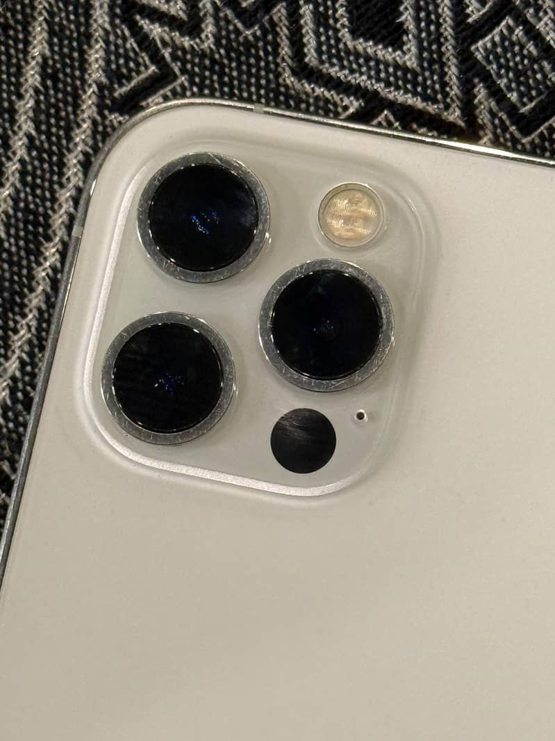 Apple iPhone 12 Pro 1