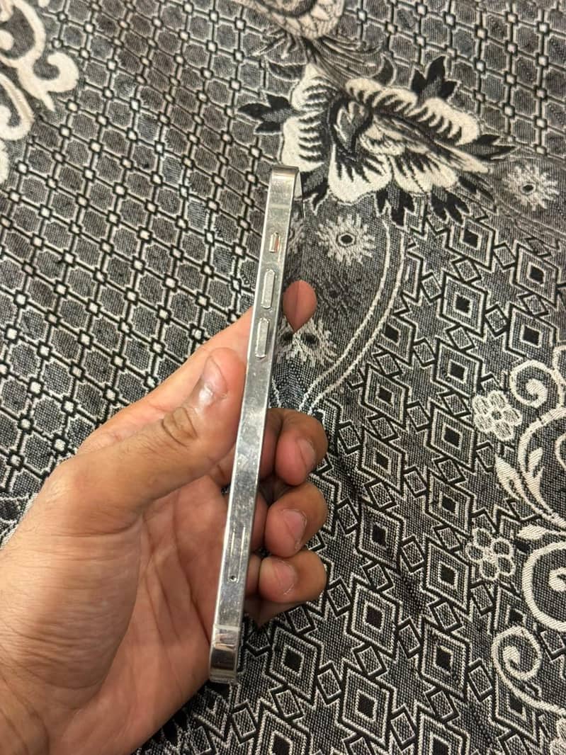 Apple iPhone 12 Pro 9