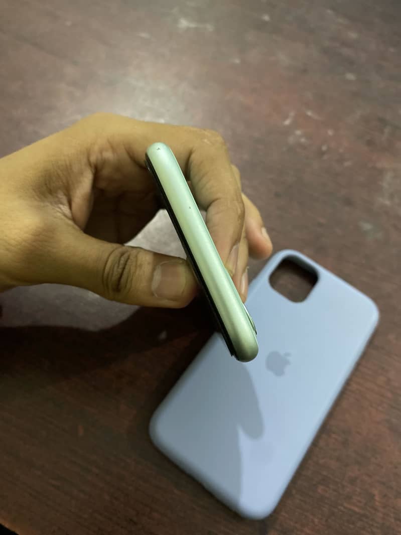 Apple iPhone 11 3