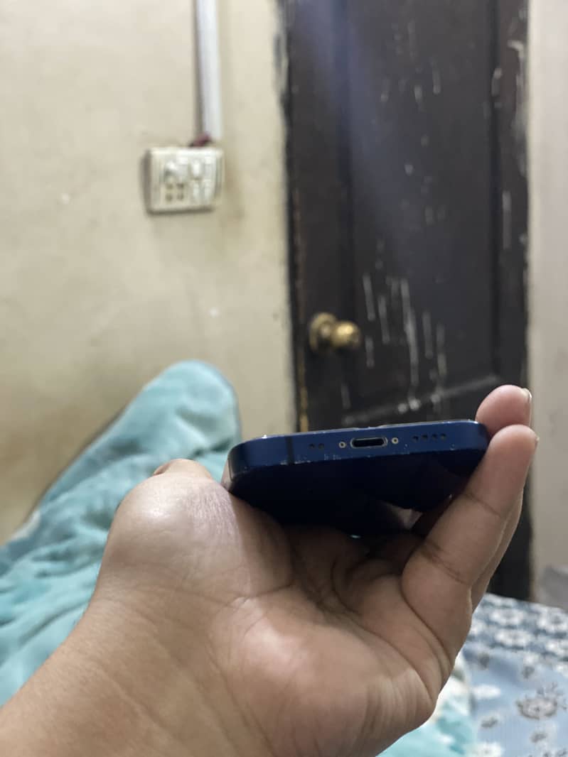 Apple iPhone 12 mini 1