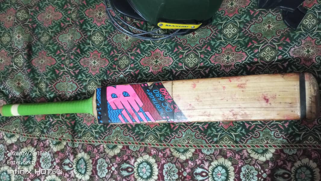 bat nd gloves 1