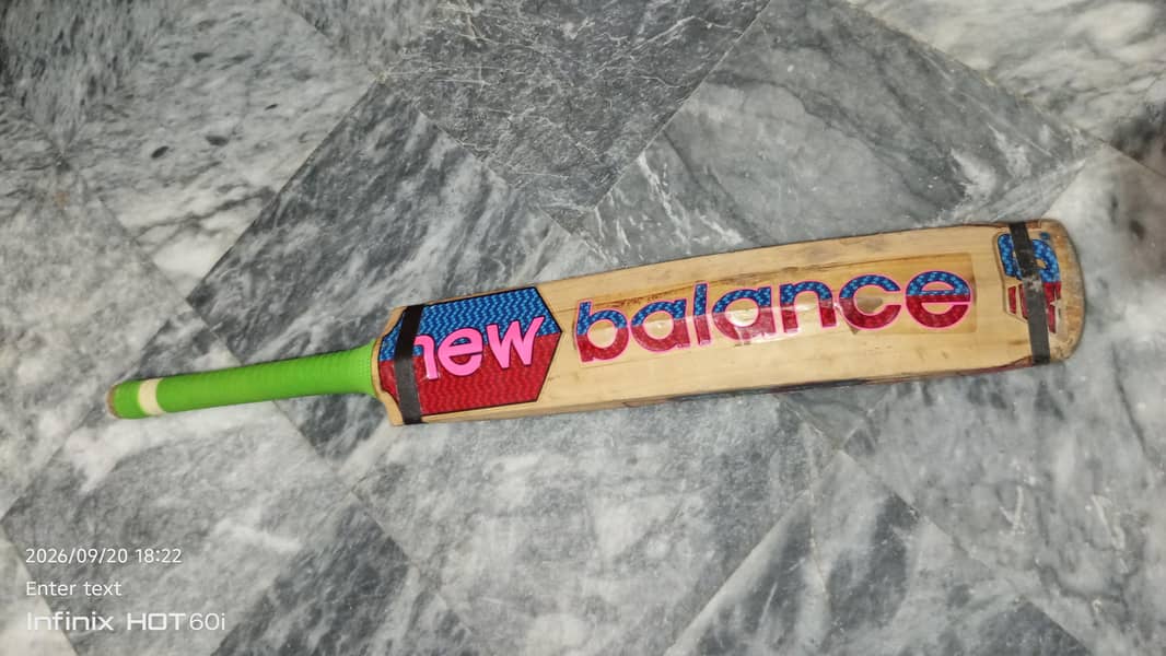 bat nd gloves 5