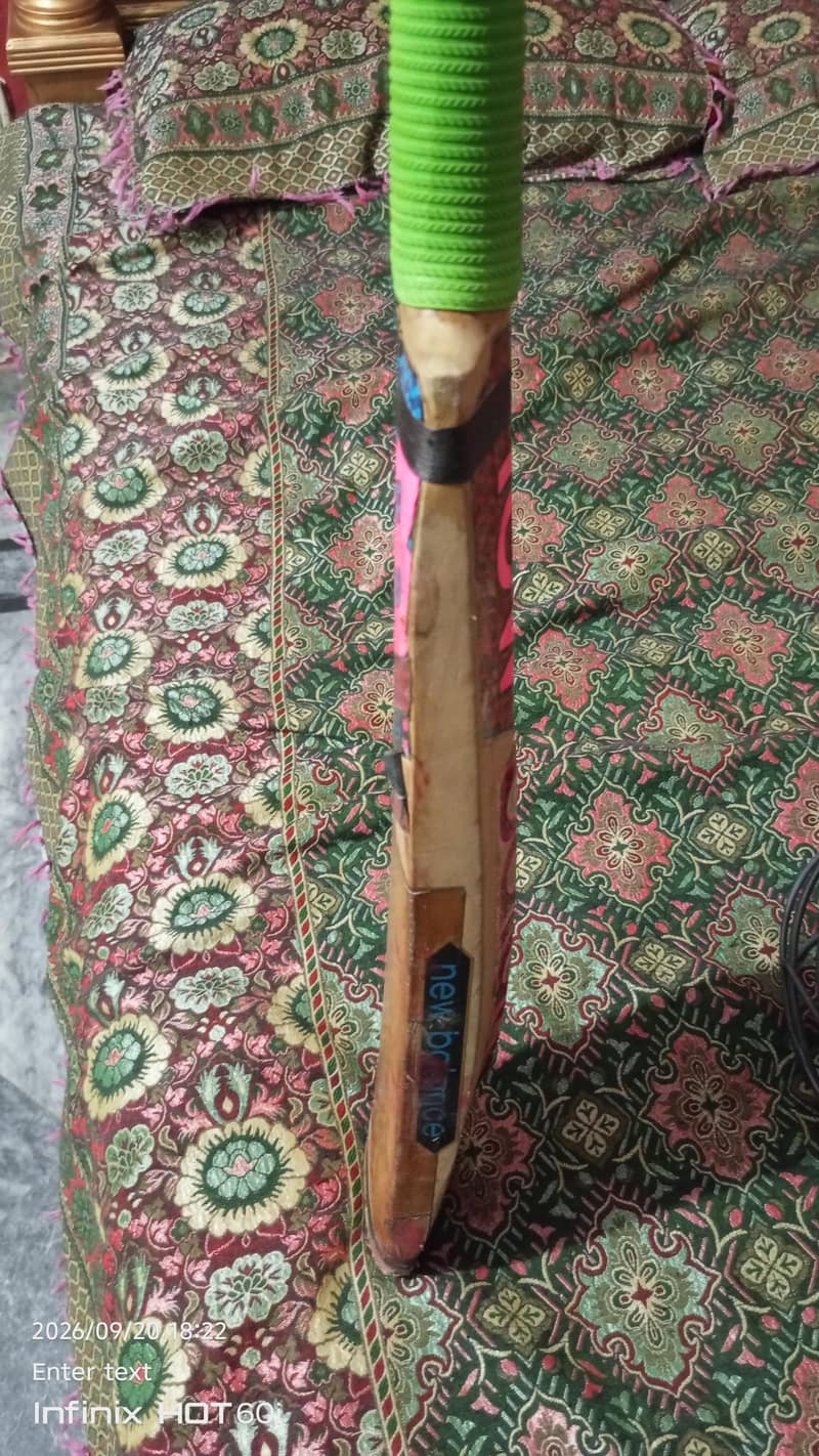 bat nd gloves 6