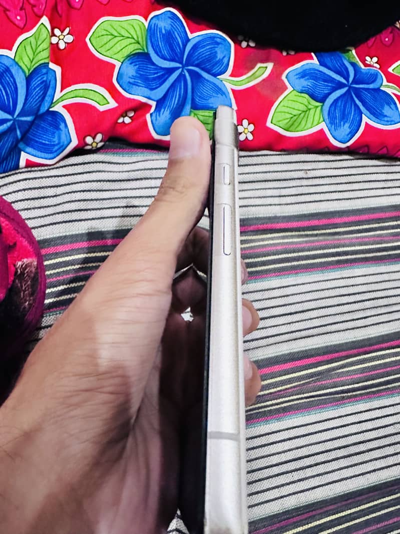 Google Pixel 7a 2