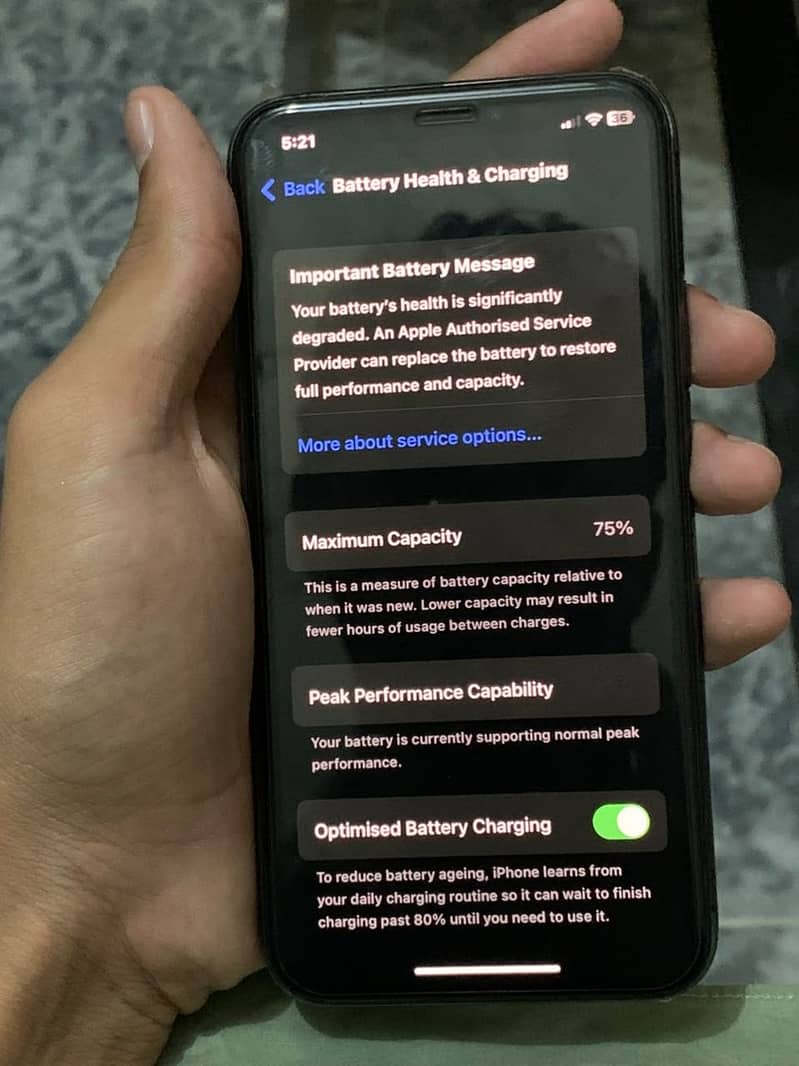 Apple iPhone X 4
