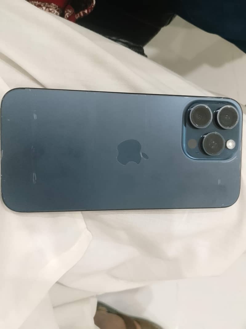 Apple iPhone 15 Pro Max 5