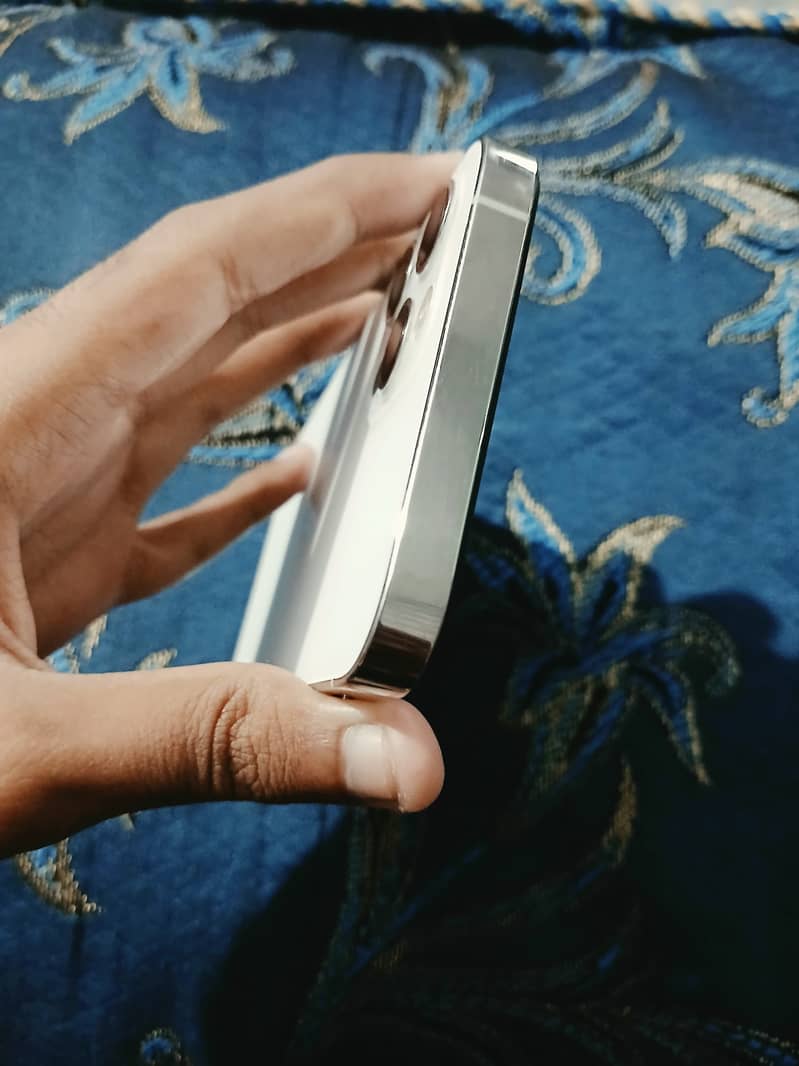 Apple iPhone 12 Pro 1