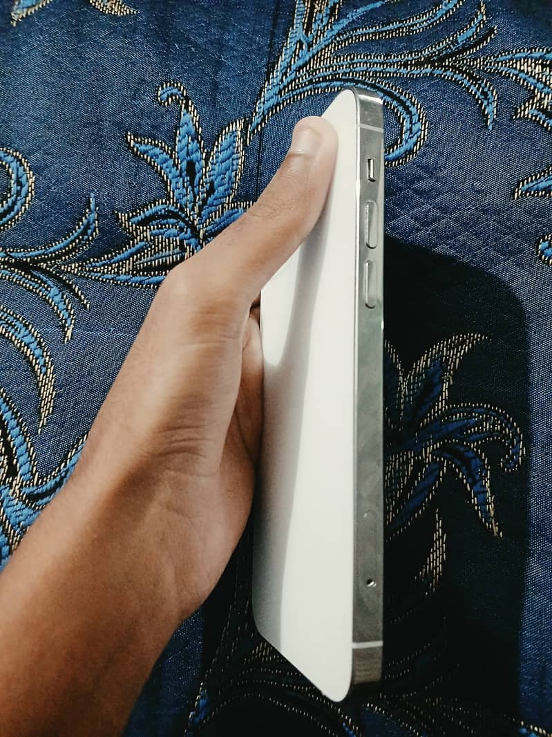 Apple iPhone 12 Pro 6