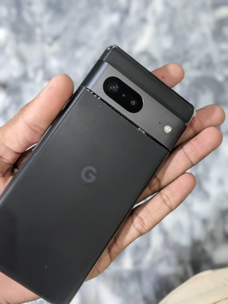 Google Pixel 7 4