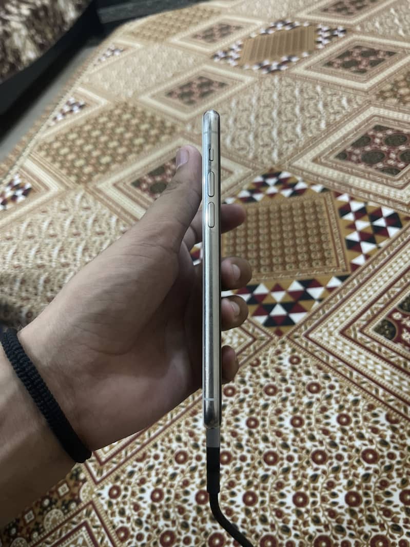 Apple iPhone 11 Pro 2