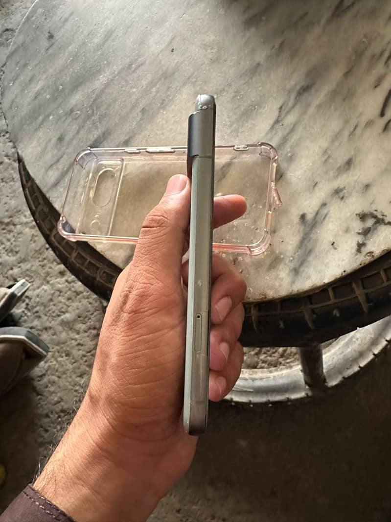 Google Pixel 8 2