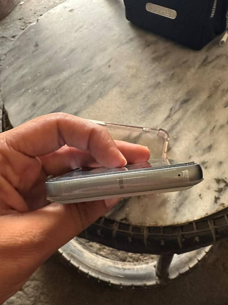 Google Pixel 8 3