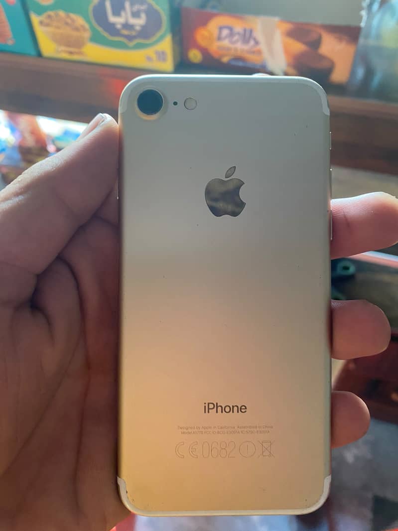 Apple iPhone 7 0